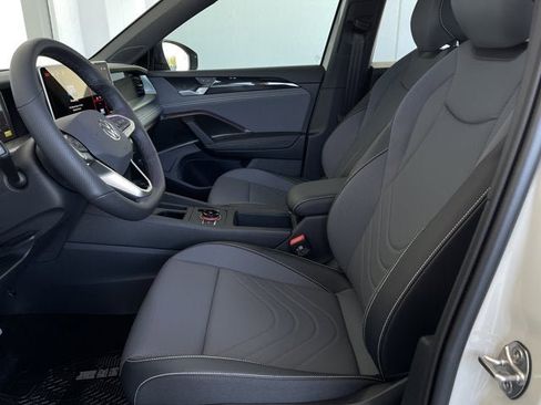 New 2026 Volkswagen Tiguan SE R-Line image 14