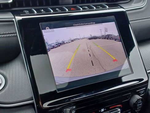 Used 2025 Jeep Grand Cherokee Laredo X image 21