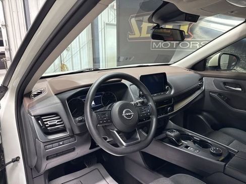Used 2022 Nissan Rogue SV AWD/4WD image 6