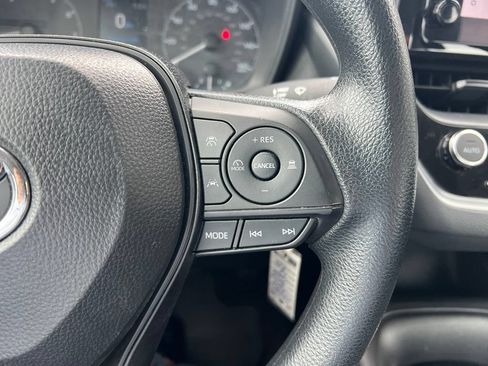 Used 2025 Toyota Corolla LE FWD image 28
