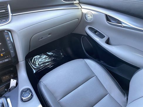 Certified 2023 INFINITI QX50 Luxe FWD image 18