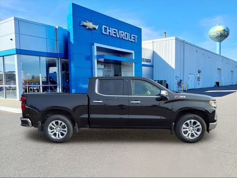 Used 2023 Chevrolet Silverado 1500 LTZ image 2
