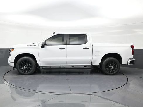 Used 2024 Chevrolet Silverado 1500 Custom RWD image 2