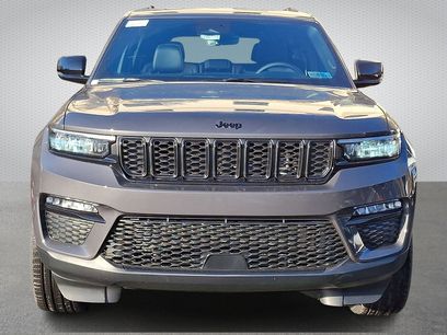 New 2025 Jeep Grand Cherokee Limited w/ Black Appearance Package