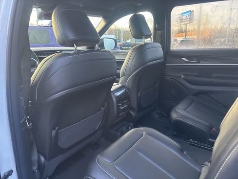 New 2025 Jeep Grand Cherokee L Limited image 17