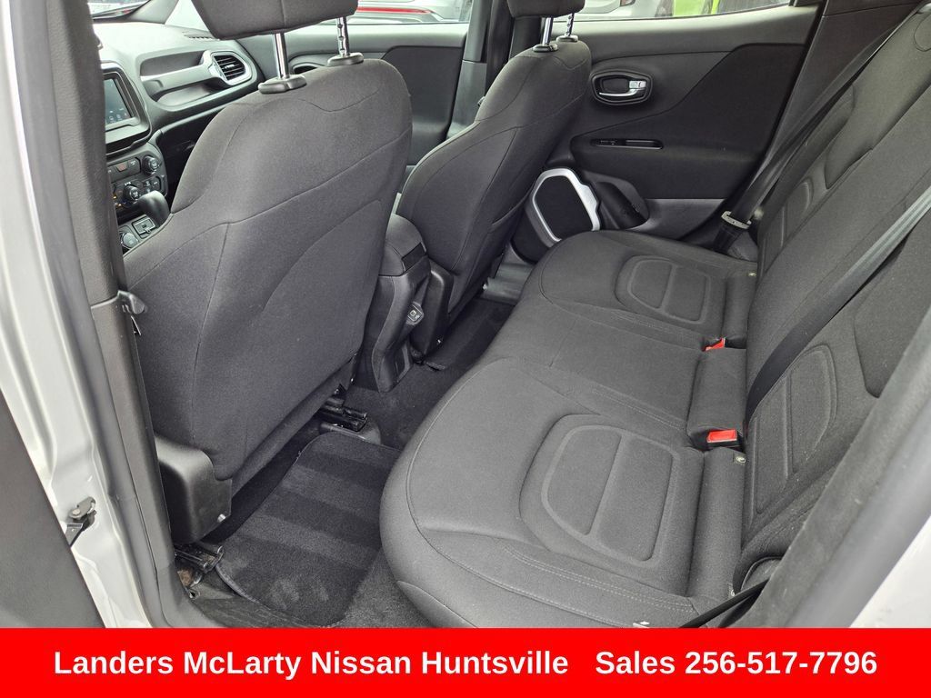 Used 2019 Jeep Renegade Latitude AWD/4WD image 14