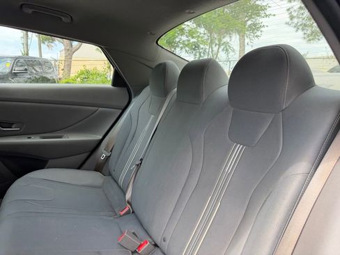 Used 2022 Hyundai Elantra SEL w/ Convenience Package FWD image 21