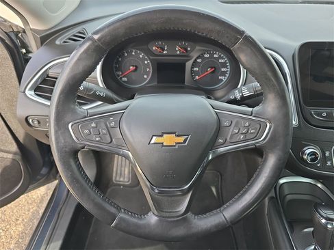 Certified 2020 Chevrolet Malibu LT w/ Leather Package image 11