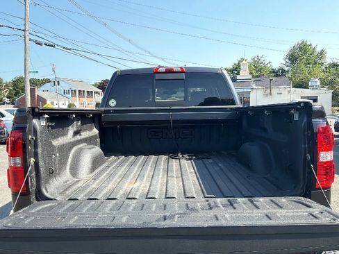 Used 2016 GMC Sierra 2500 SLT w/ All-Terrain HD Package AWD/4WD image 9