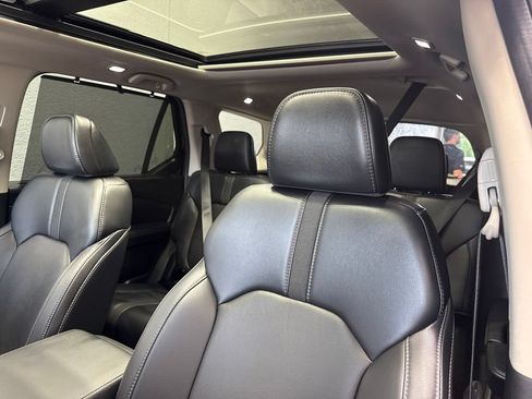 Used 2024 Honda Pilot Touring image 17