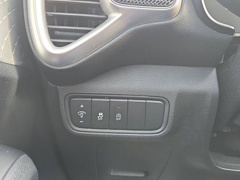 Used 2023 Kia Soul LX w/ Option Group 015 FWD image 30