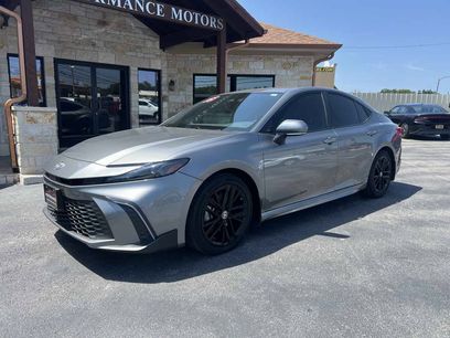 Used 2025 Toyota Camry SE w/ Convenience Package