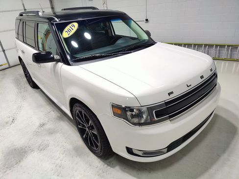 Used 2019 Ford Flex SEL w/ Equipment Group 202A AWD/4WD image 2