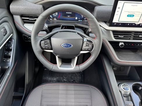 New 2026 Ford Explorer ST-Line w/ ST-Line Street Pack image 15