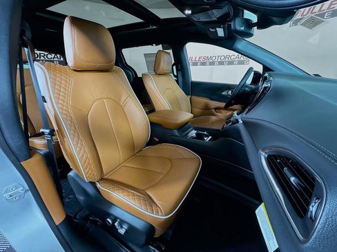 New 2026 Chrysler Pacifica Pinnacle image 33