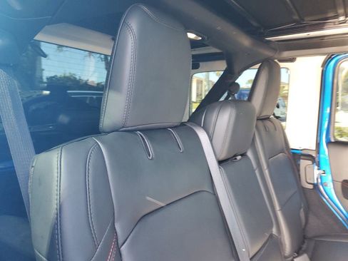 Used 2024 Jeep Wrangler Unlimited Rubicon AWD/4WD image 25