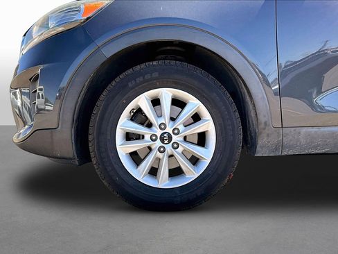 Used 2019 Kia Sorento FWD image 8