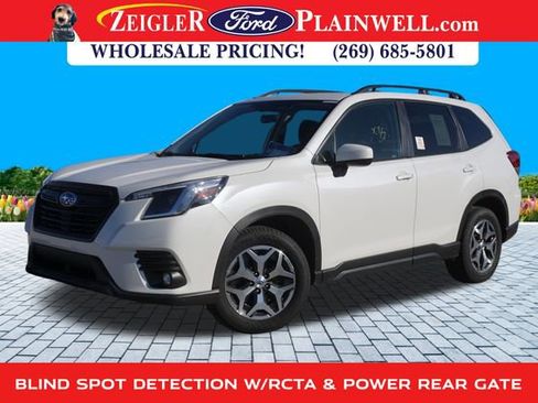 Used 2024 Subaru Forester Premium image 1