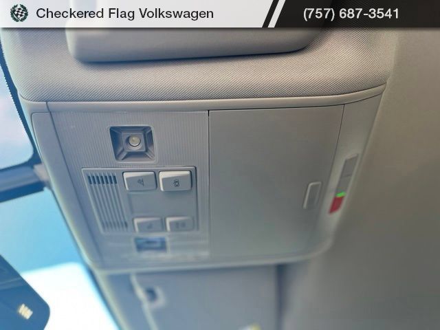Used 2023 Volkswagen Atlas SE w/ Black Wheel Package FWD image 17