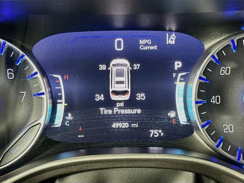 Used 2024 Chrysler Pacifica Touring-L FWD image 19