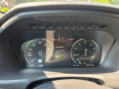 Used 2020 Volvo XC90 T6 Momentum w/ Protection Package Premier AWD/4WD image 11