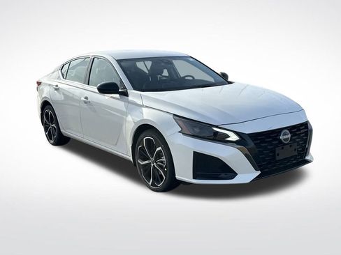 New 2025 Nissan Altima 2.5 SR image 7