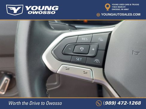 Used 2022 Volkswagen Tiguan SE w/ Panoramic Sunroof Package AWD/4WD image 13