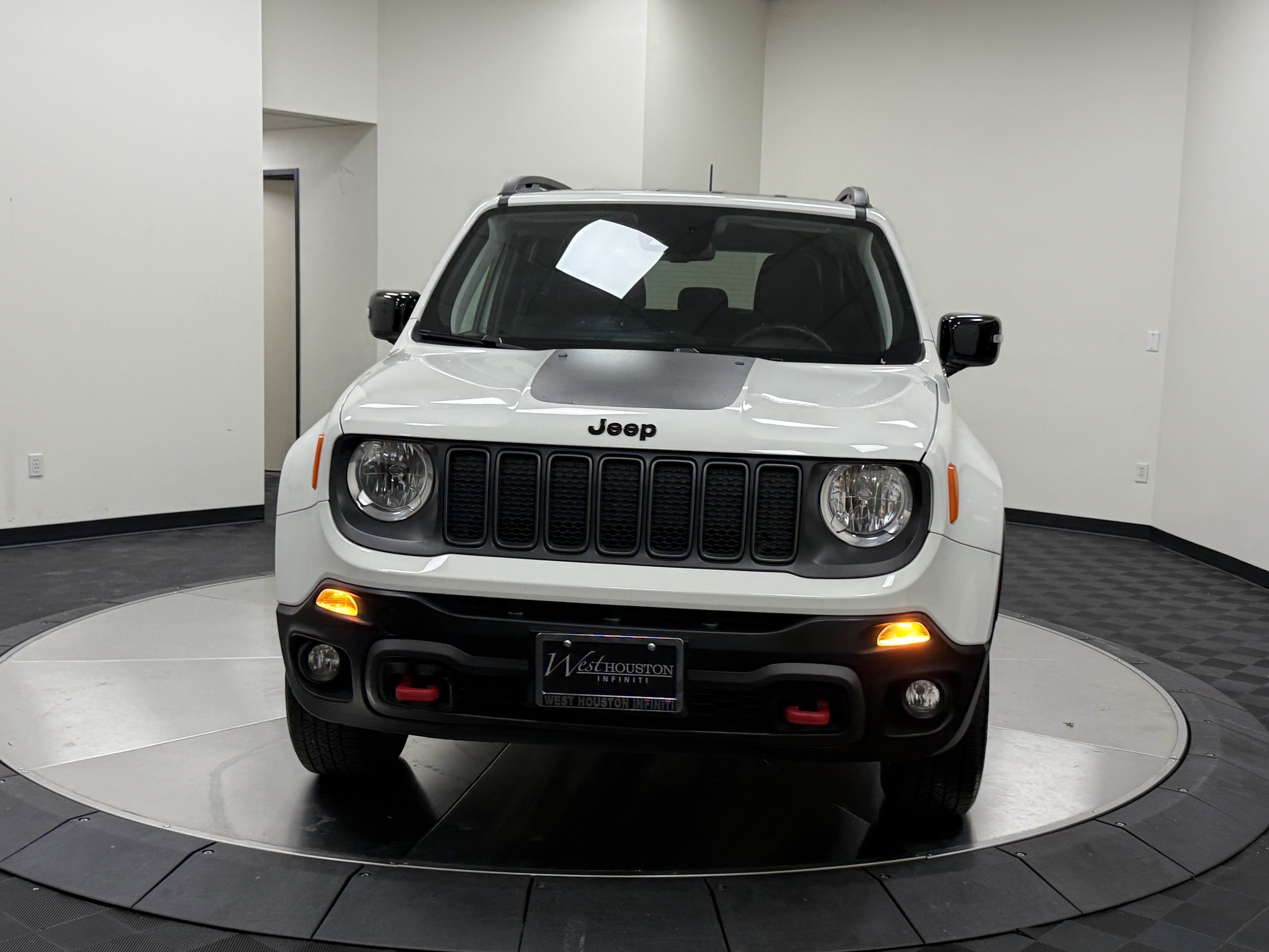 Used 2023 Jeep Renegade Trailhawk AWD/4WD image 2