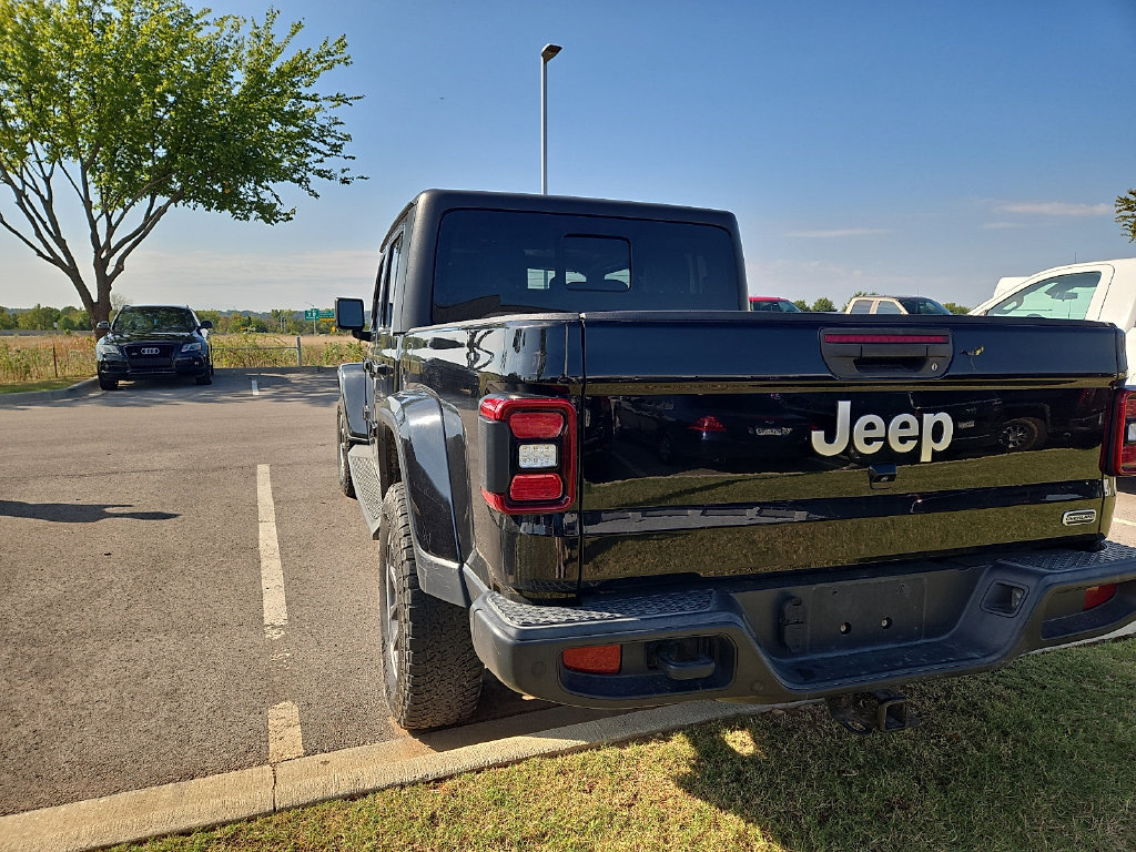 Used 2020 Jeep Gladiator Overland AWD/4WD image 2