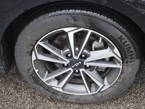 Certified 2023 Kia Forte LXS FWD image 11