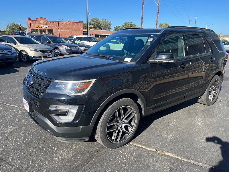Used 2017 Ford Explorer Sport w/ Equipment Group 401A AWD/4WD image 4
