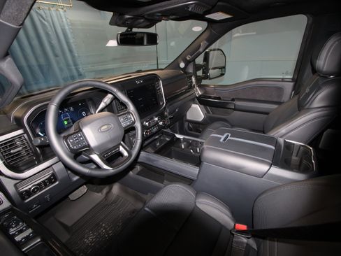 New 2026 Ford F250 Platinum AWD/4WD image 2