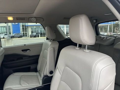 Used 2024 Nissan Pathfinder SL w/ SL Premium Package image 26