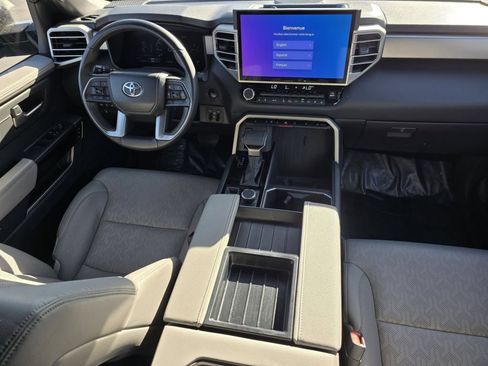 Used 2025 Toyota Tundra Limited AWD/4WD image 30