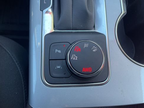 Used 2025 Chevrolet Blazer LT w/ Midnight/Sport Edition image 36