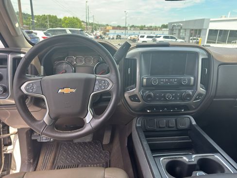 Used 2018 Chevrolet Silverado 1500 LTZ Z71 AWD/4WD image 9