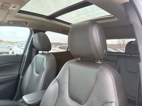 Used 2022 Buick Encore GX Essence w/ Experience Buick Package image 15