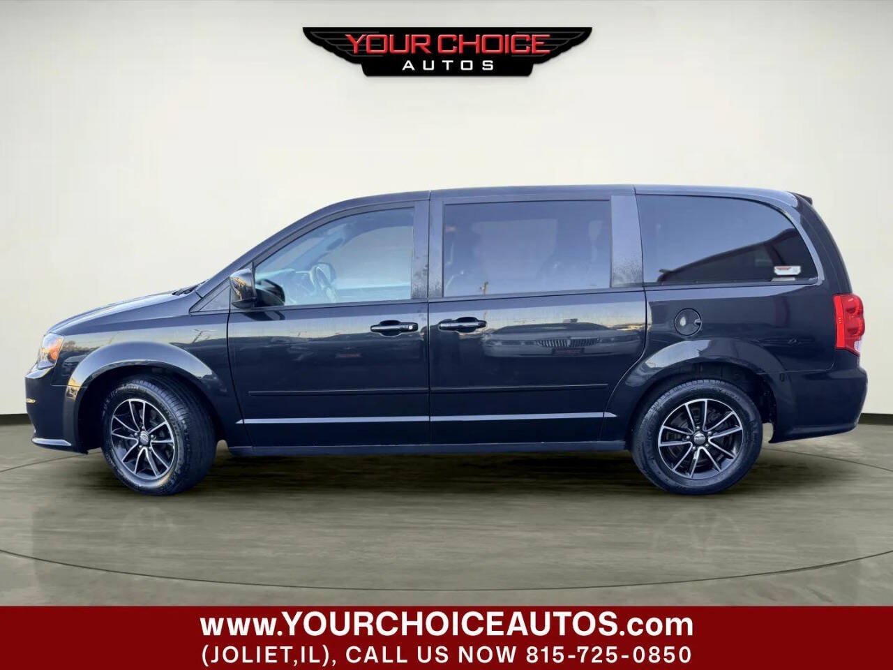 Used 2016 Dodge Grand Caravan SXT FWD image 3