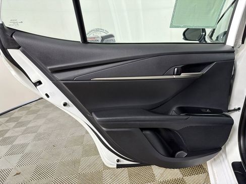 Used 2025 Toyota Camry SE w/ Convenience Package FWD image 21
