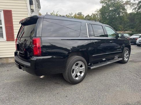 Used 2018 Chevrolet Suburban LT w/ LT Signature Package image 5