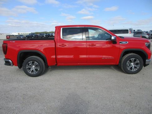 New 2026 GMC Sierra 1500 SLE AWD/4WD image 3