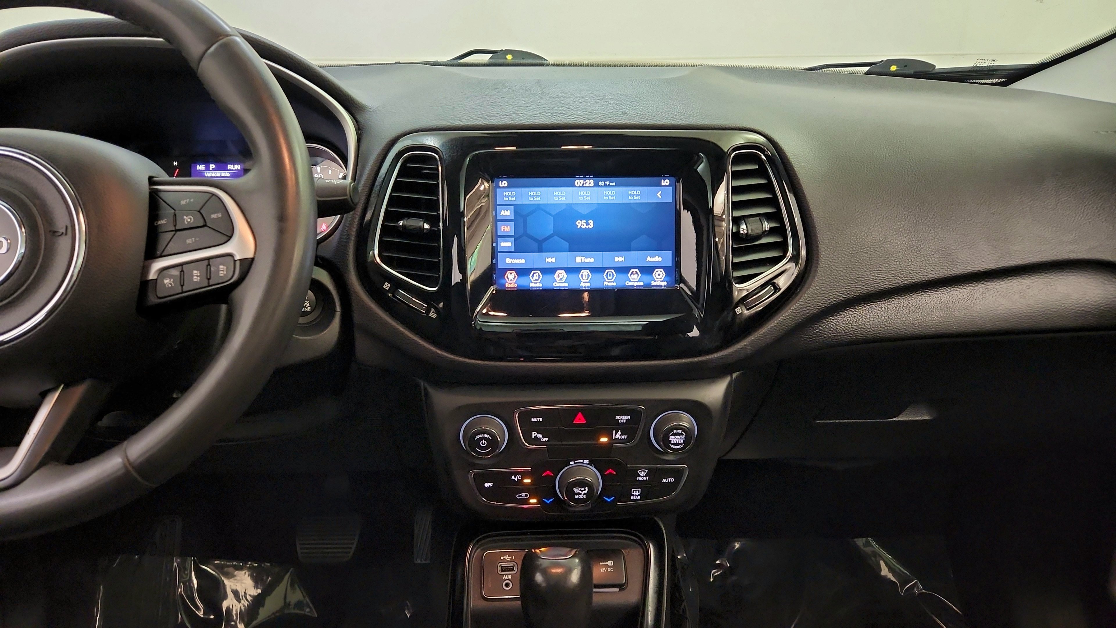 Used 2021 Jeep Compass Latitude w/ Sun and Sound Group FWD image 25