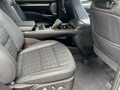 Used 2025 Cadillac Escalade Sport Platinum AWD/4WD image 20