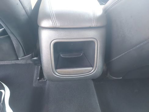 Used 2016 Chrysler 200 Limited FWD image 11