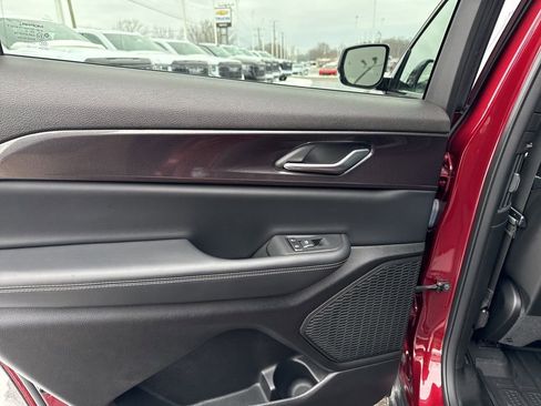 Used 2023 Jeep Grand Cherokee L Altitude image 38