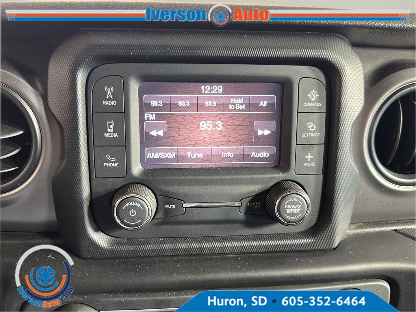 Used 2021 Jeep Wrangler Unlimited Sport AWD/4WD image 20