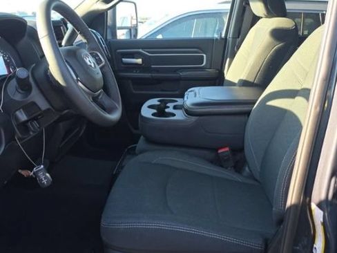 Used 2025 RAM 2500 Big Horn AWD/4WD image 2
