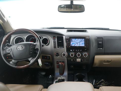 Used 2012 Toyota Sequoia Platinum image 18