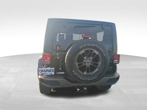Used 2016 Jeep Wrangler Sahara image 9