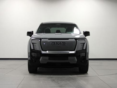 Used 2024 GMC Sierra EV Denali image 9